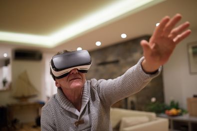 OlderManVR1.jpg